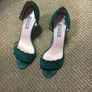 ⭐️ SJP by Sarah Jessica Parker Green Suede Heels